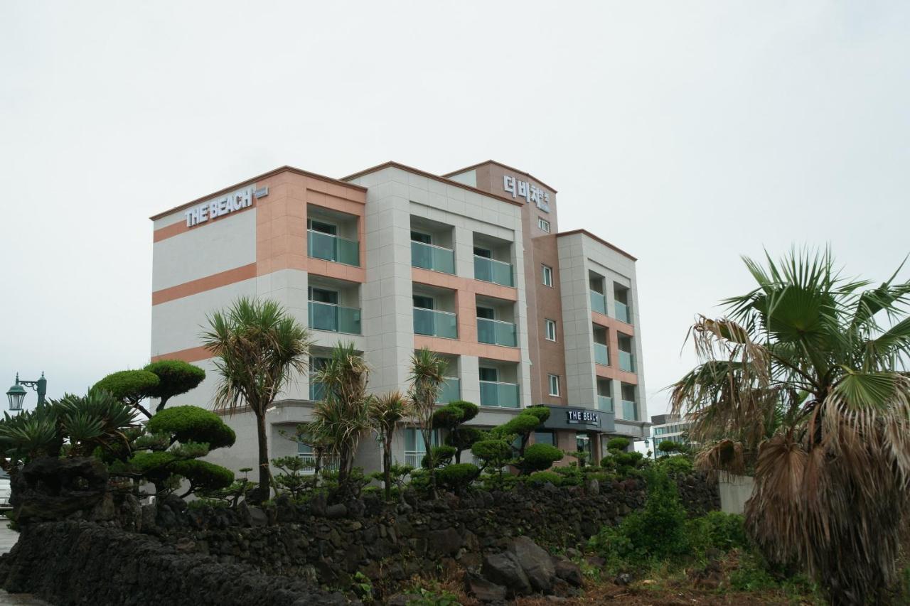 The 鄉村民宿 *